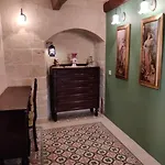 Cozy Corner House In - Authentic!