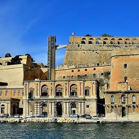 Cozy Corner House In - Authentic! Ferienhaus *