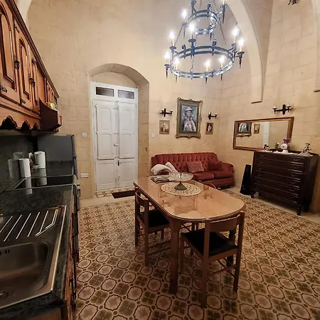 Cozy Corner House In - Authentic! Prázdninový dům Valletta
