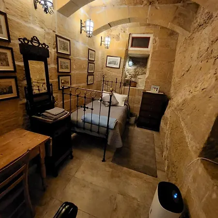 Cozy Corner House In - Authentic! Prázdninový dům Valletta