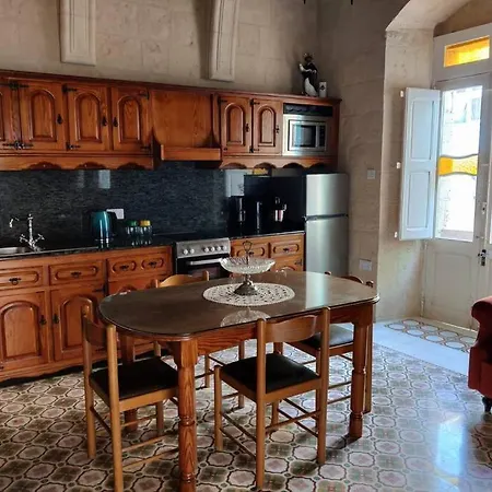 펜션 Cozy Corner House In - Authentic! 발레타