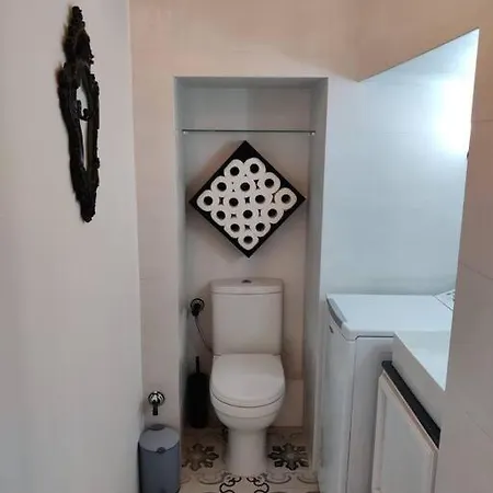 Cozy Corner House In - Authentic!