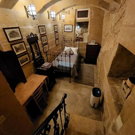 Cozy Corner House In - Authentic! Valletta