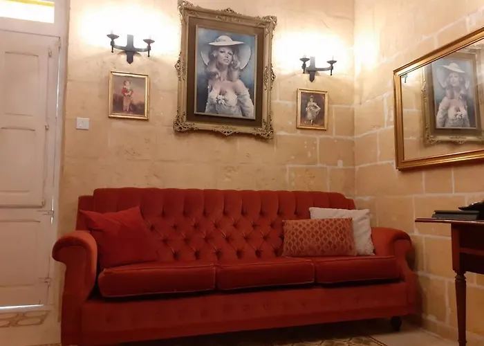 Cozy Corner House In - Authentic! Holiday home