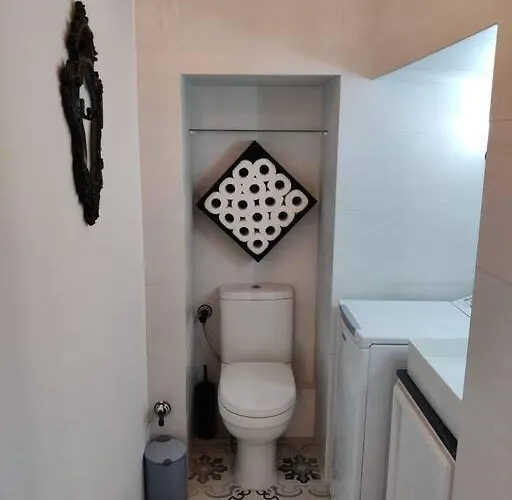 Cozy Corner House In - Authentic!