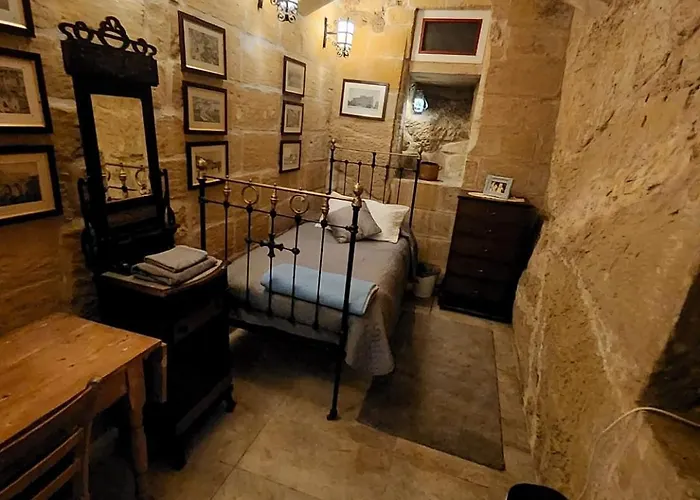 Cozy Corner House In - Authentic! Holiday home Valletta